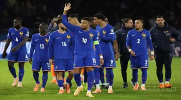 رغم حسم التأهل.. قرار غير متوقع يُبعد نجمين عن مباراة فرنسا المرتقبة 1